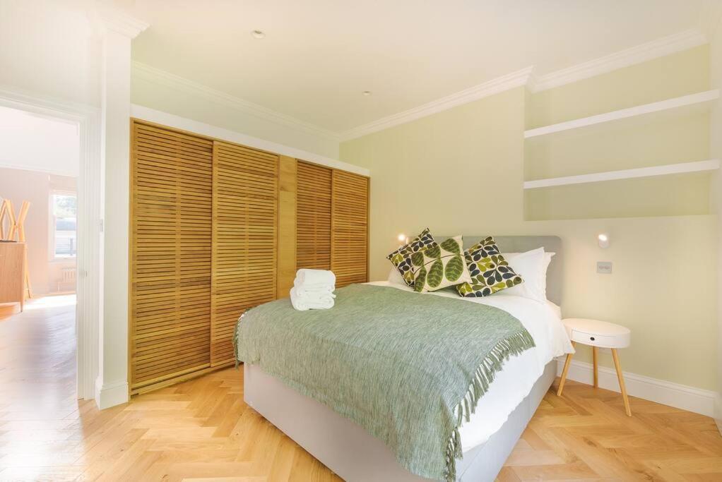 Stunning Two Bed Apartment Rh8 London Exterior foto